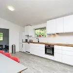 8 Person In * Melby